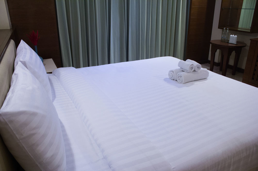 Hatyai Holiday Hotel Хатъяй Экстерьер фото