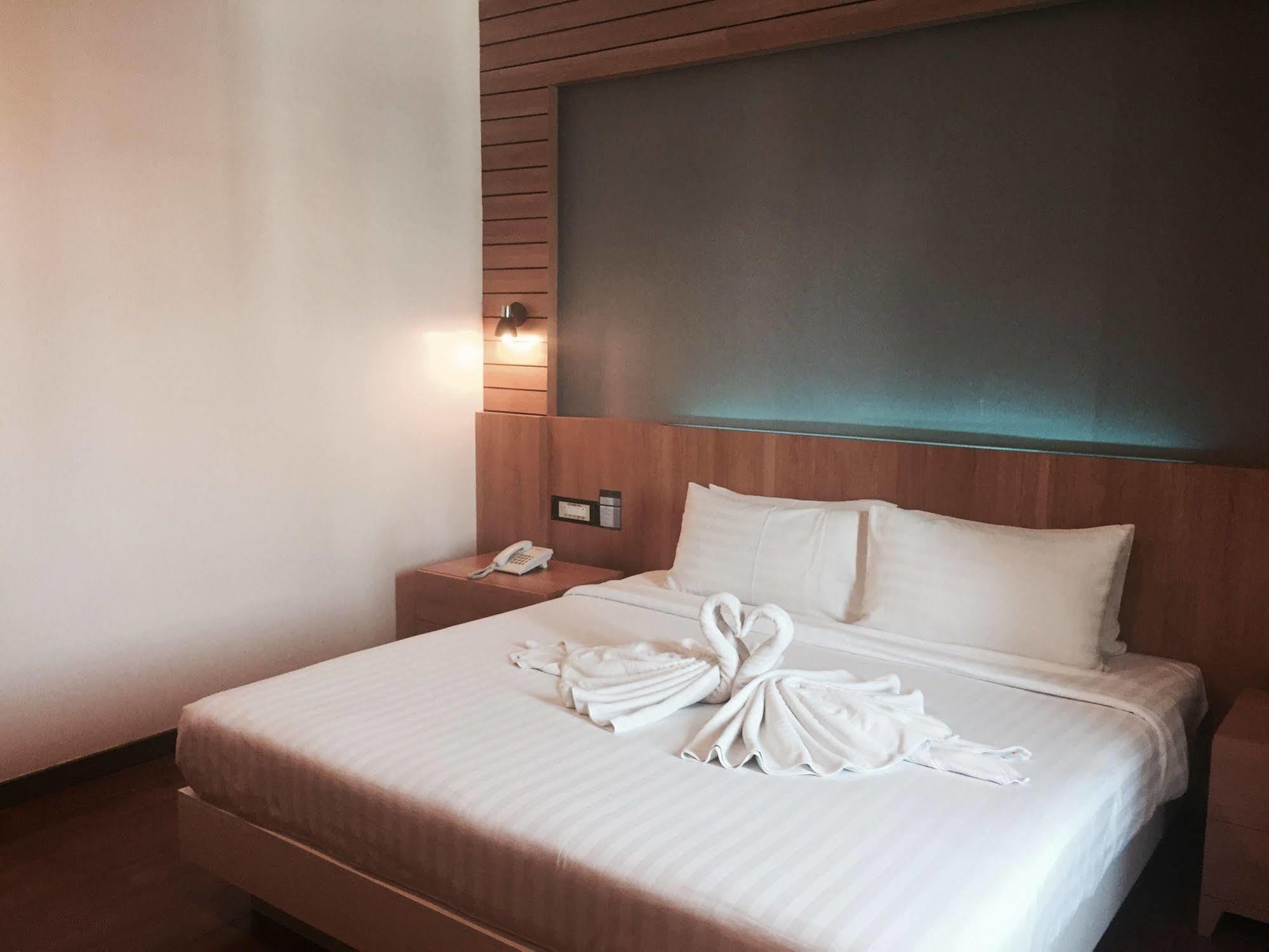Hatyai Holiday Hotel Хатъяй Экстерьер фото