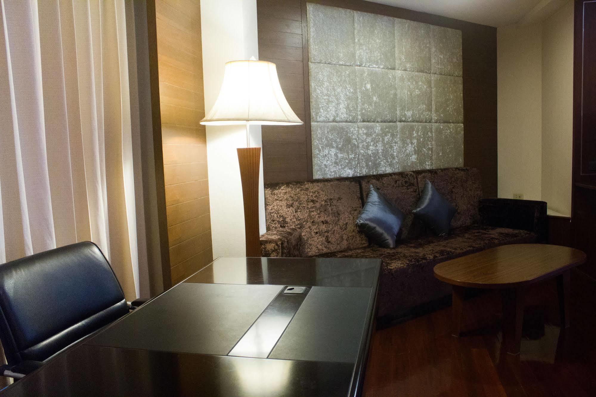 Hatyai Holiday Hotel Хатъяй Экстерьер фото