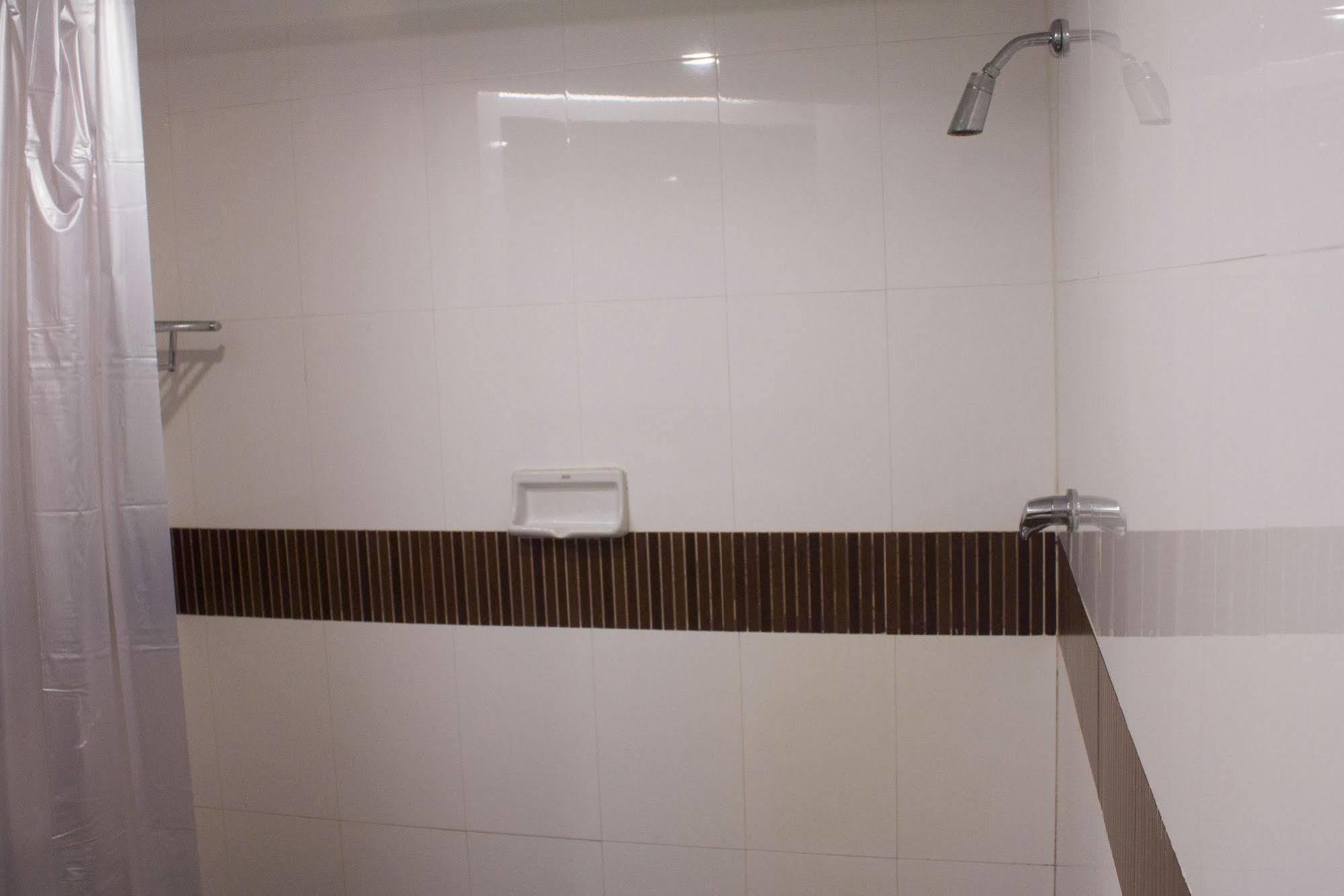 Hatyai Holiday Hotel Хатъяй Экстерьер фото