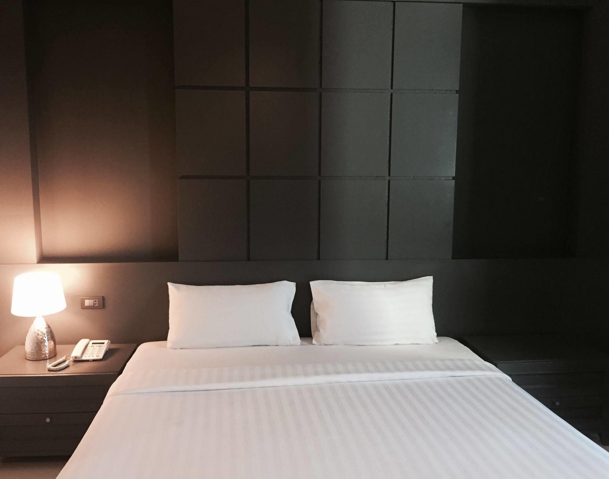 Hatyai Holiday Hotel Хатъяй Экстерьер фото