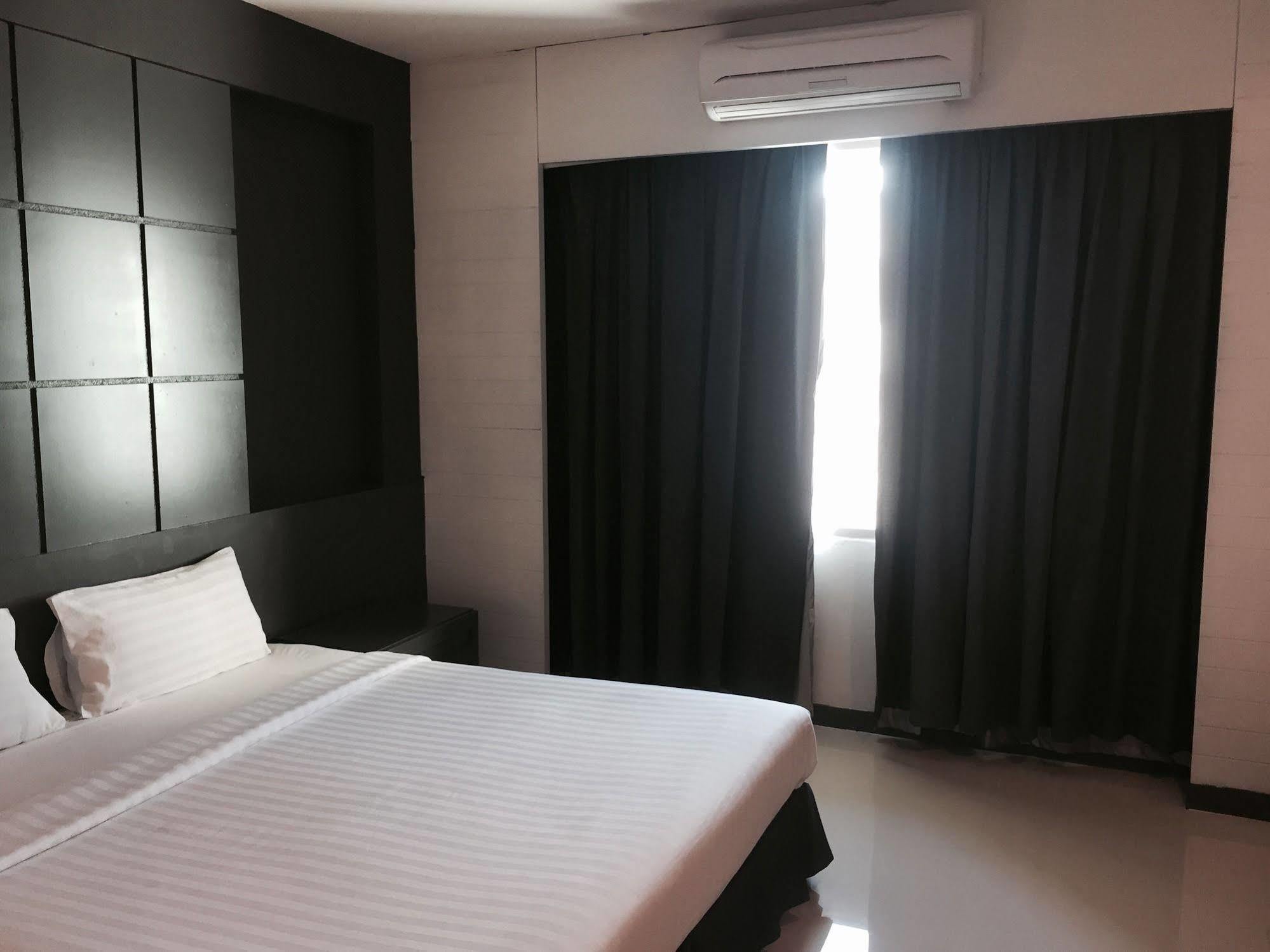Hatyai Holiday Hotel Хатъяй Экстерьер фото