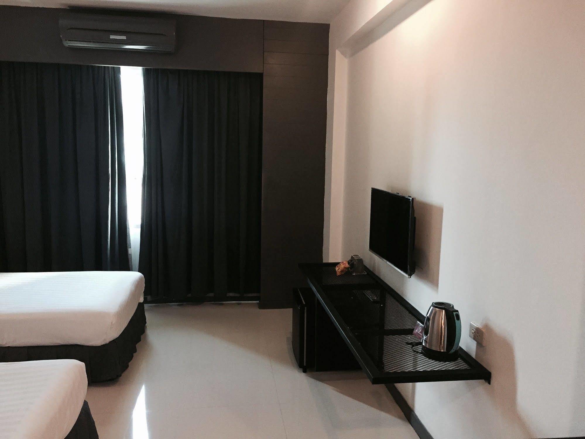 Hatyai Holiday Hotel Хатъяй Экстерьер фото
