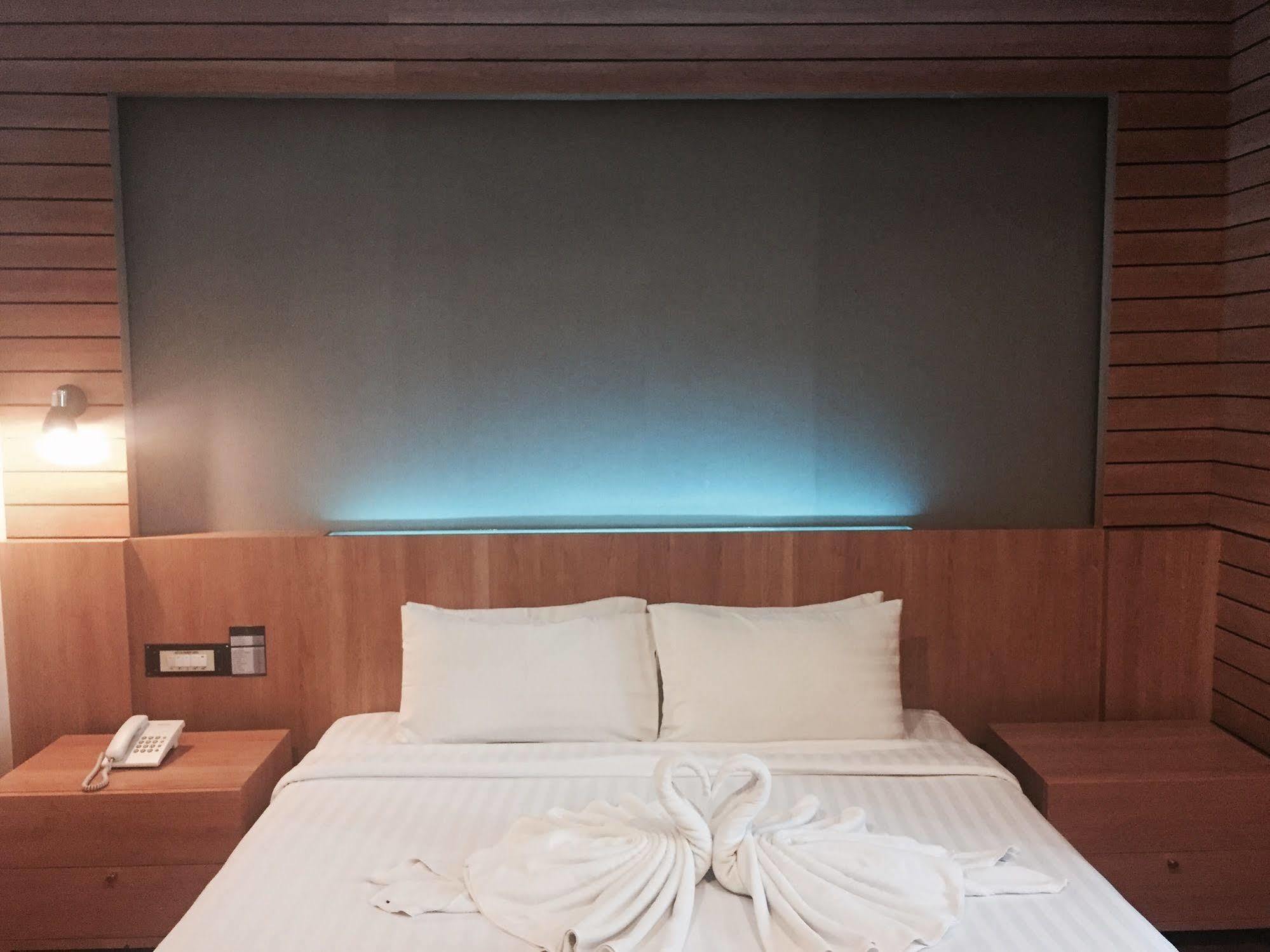Hatyai Holiday Hotel Хатъяй Экстерьер фото