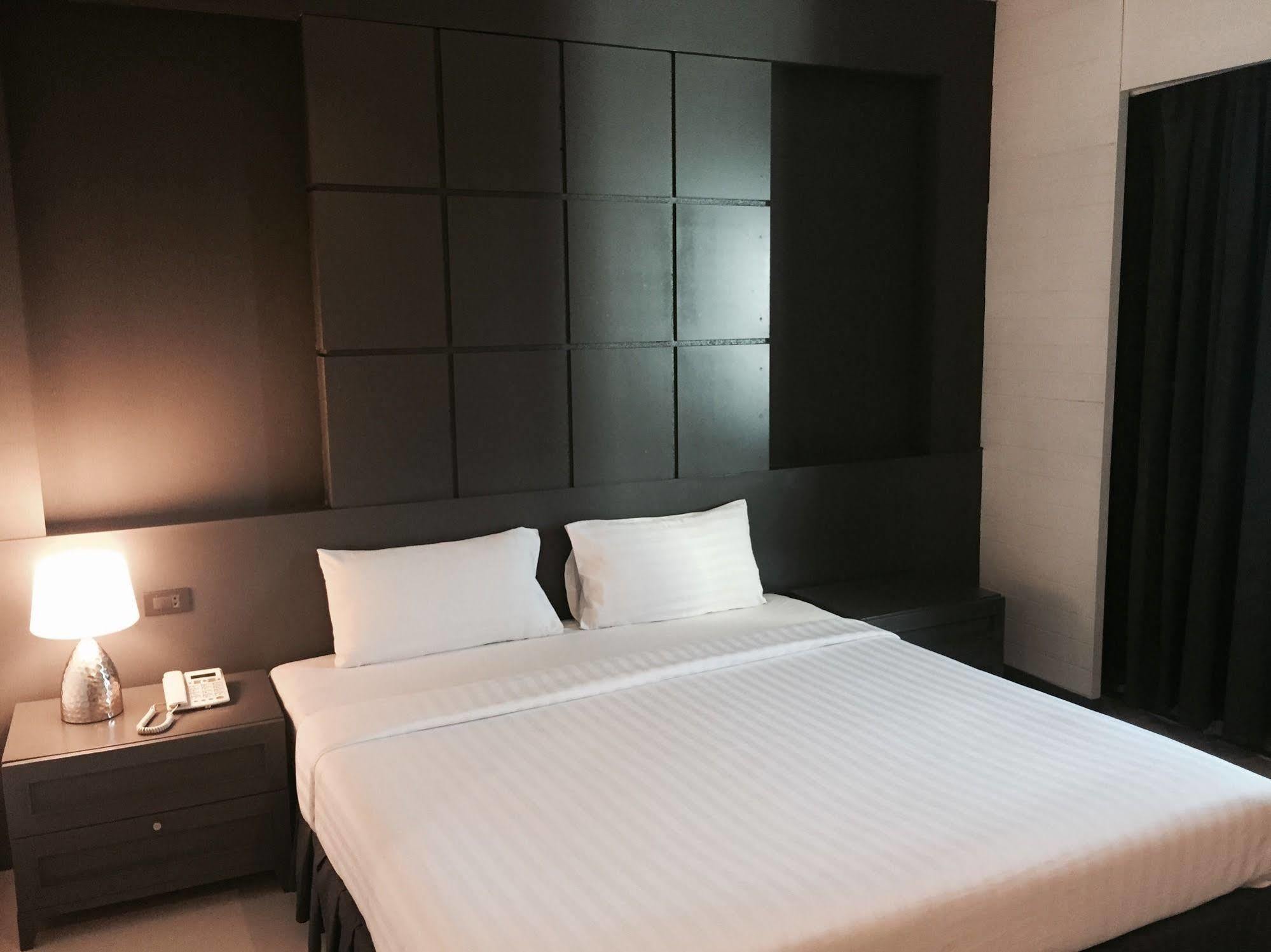 Hatyai Holiday Hotel Хатъяй Экстерьер фото