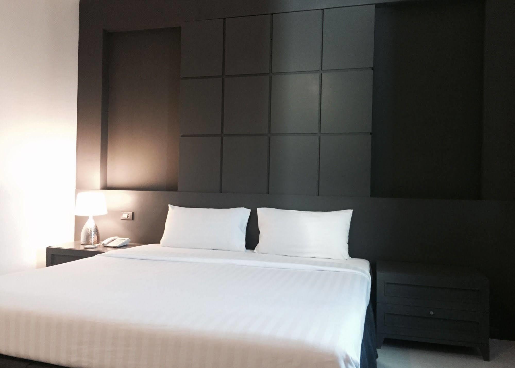 Hatyai Holiday Hotel Хатъяй Экстерьер фото